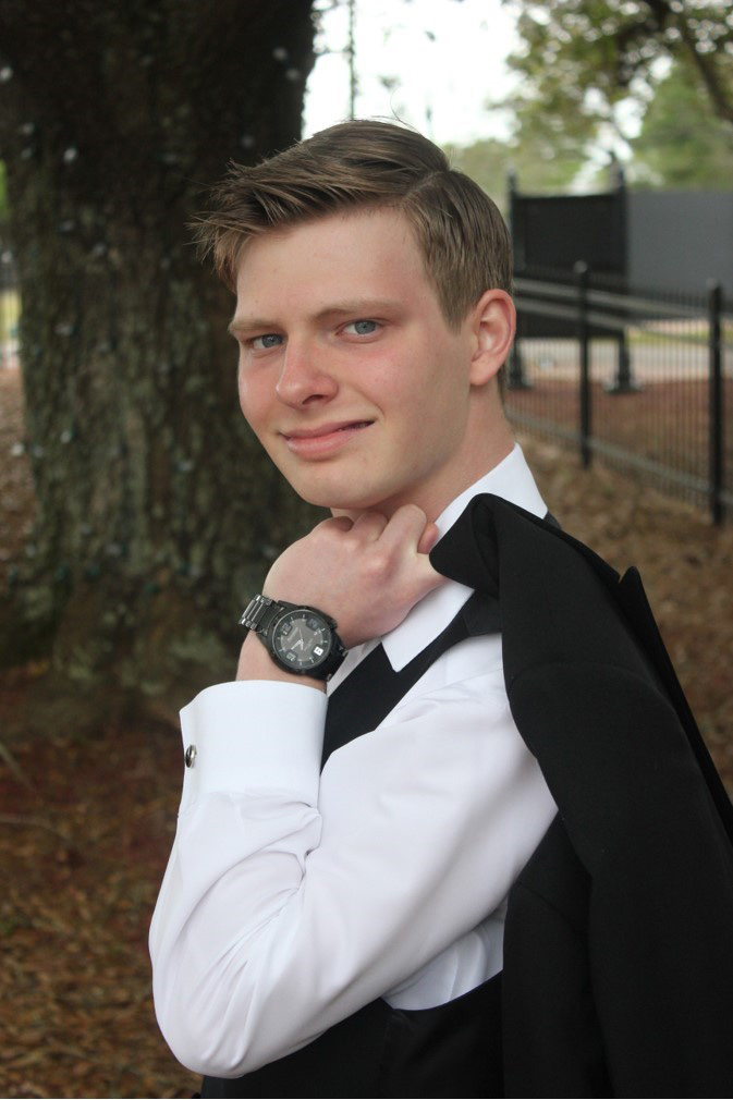 HideAWayLake Scholarship recipients Picayune Item Picayune Item