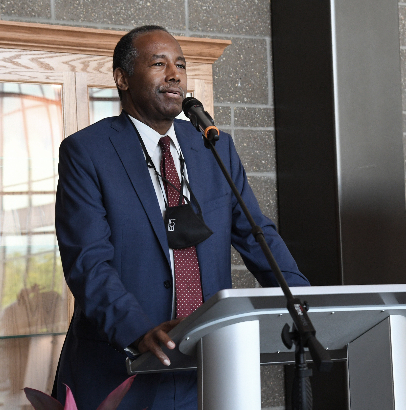 Dr. Ben Carson tours Highland Community Hospital | Picayune Item