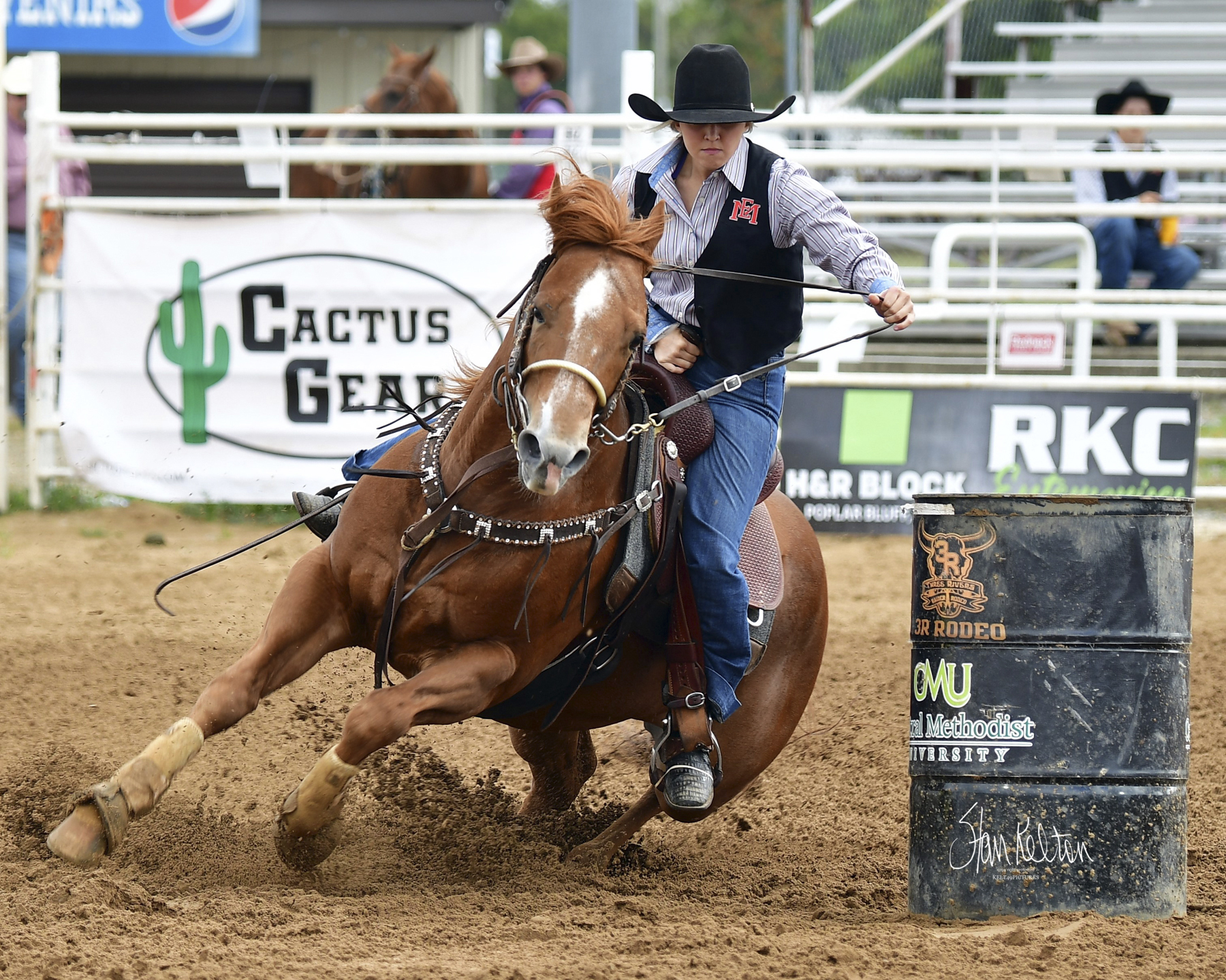EMCC men place second and women finish third at PRCC rodeo event in